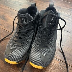 Mens Nike Air Max Black Athletic Shoes Size 11